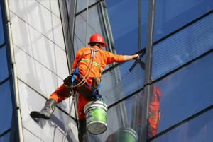 乌鲁木齐蜘蛛人幕墙清洗